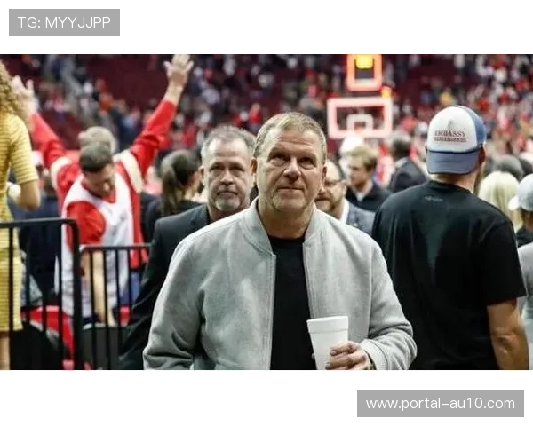 火箭三员大将范弗利特泰特芬尼史密斯因伤缺阵球队阵容面临严峻考验