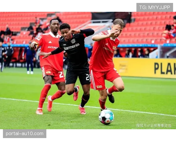 半场:斯图加特0-2落后门兴,主队防线连续失误送礼